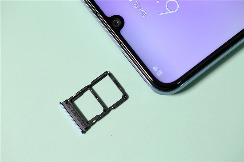 高通首次演示 iSIM 技術(shù)，如果演示成功將不再使用 SIM 卡？