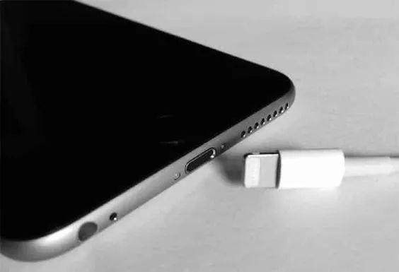 手機電量忽然掉很快？知道原因前你需要這樣做